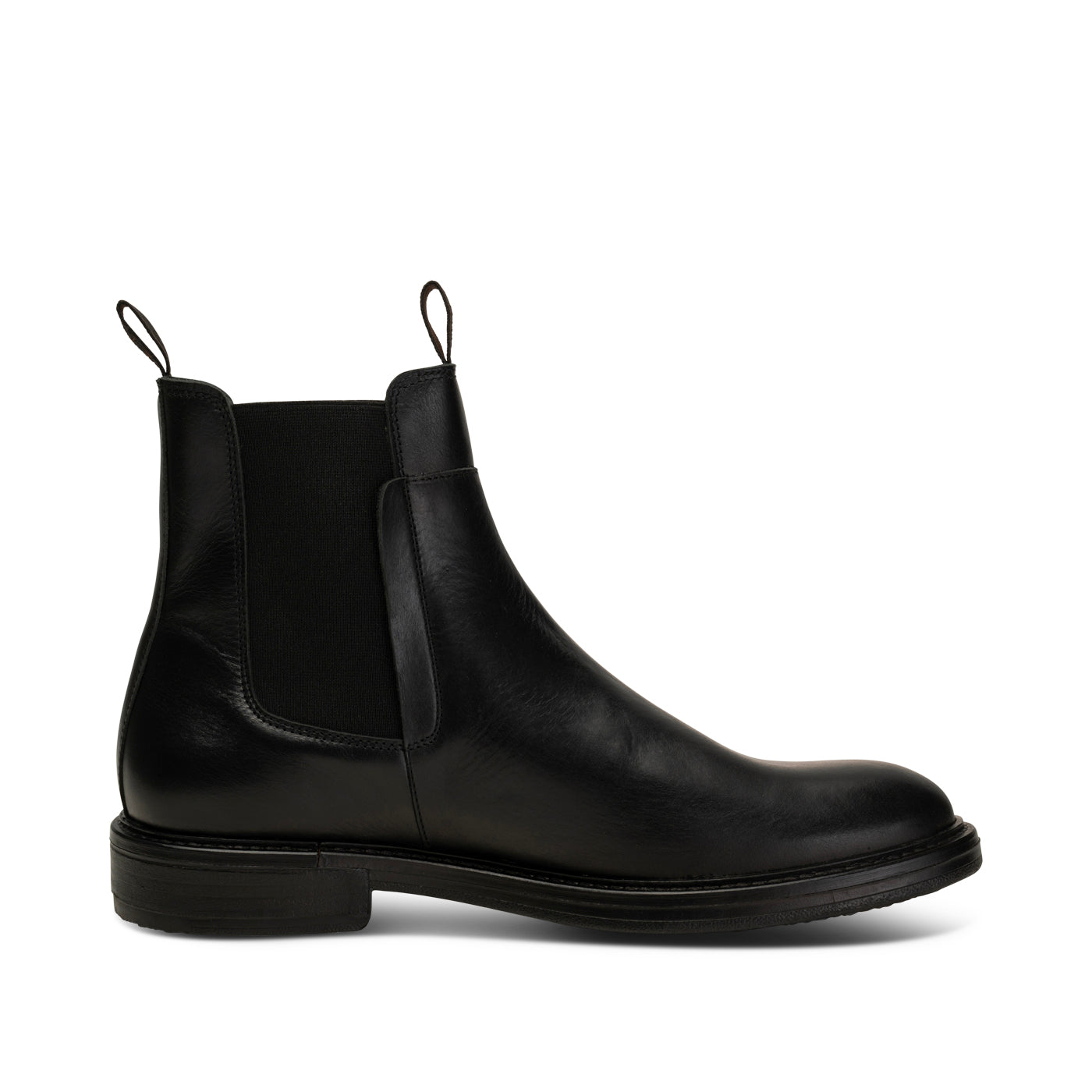 https://www.shoethebear.us/cdn/shop/files/Stanley_Chelseaboot_Leather-Chelsea_Boots-STB2286-110_BLACK-3_1400x.jpg?v=1683617479