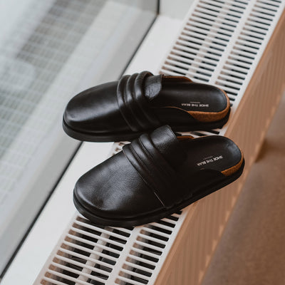 SHOE THE BEAR WOMENS Siri clog leather Sandals 110 BLACK